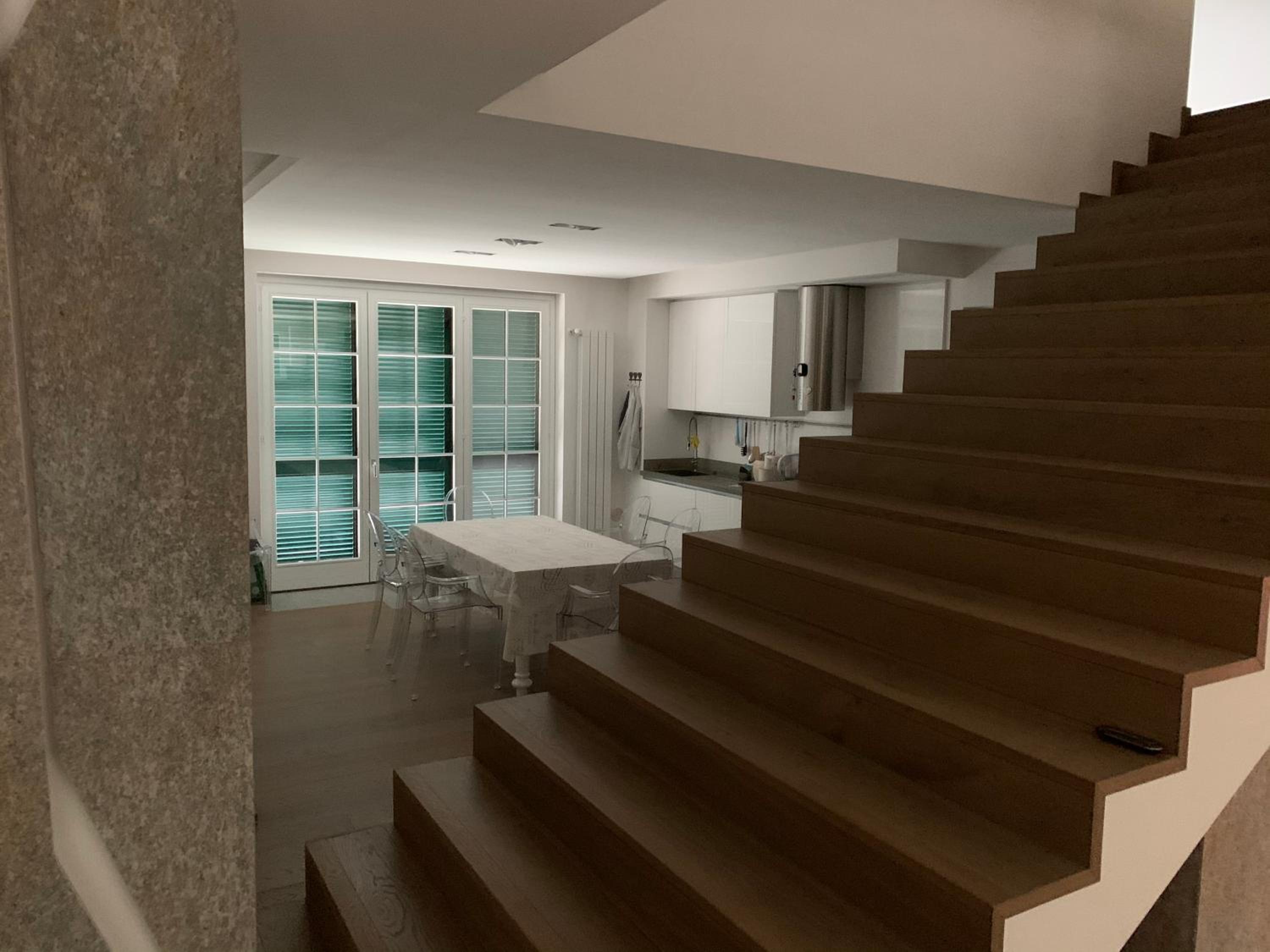 Ampio Appartamento con vista lago, sauna e camino Golf club Margara view 2