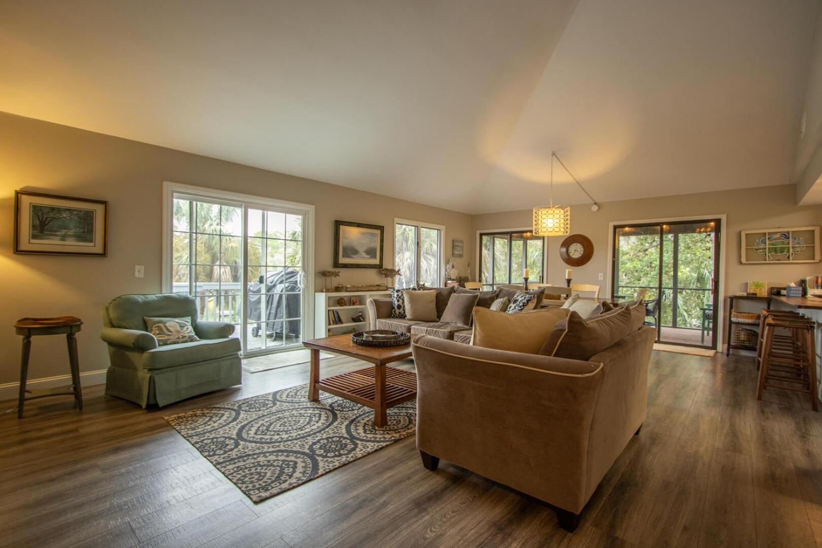 359 Tarpon Blvd view 3