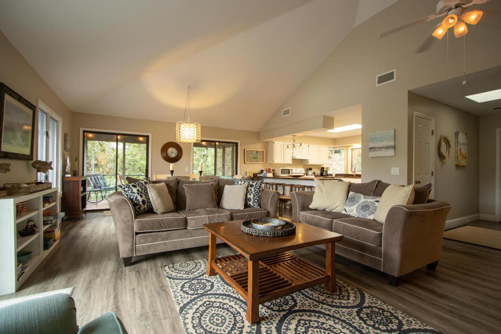 359 Tarpon Blvd view 4
