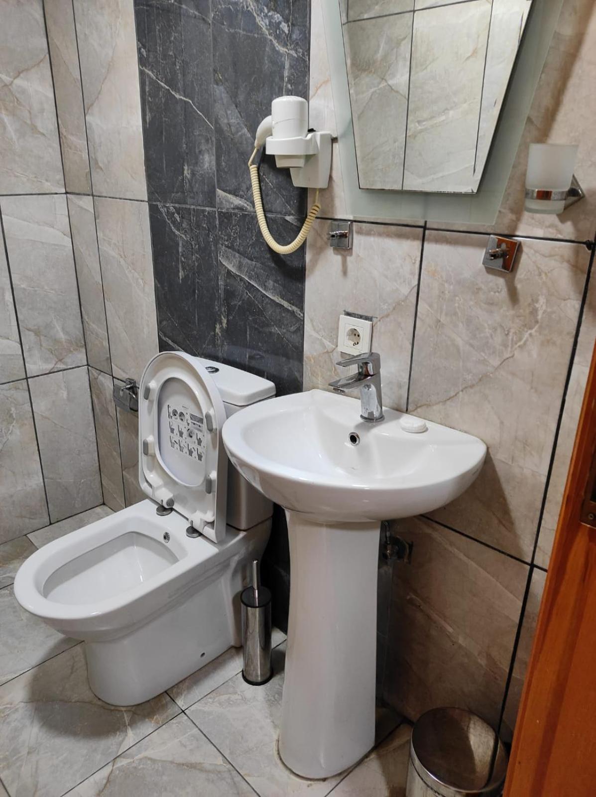 New Cherry Hotel - Image 22