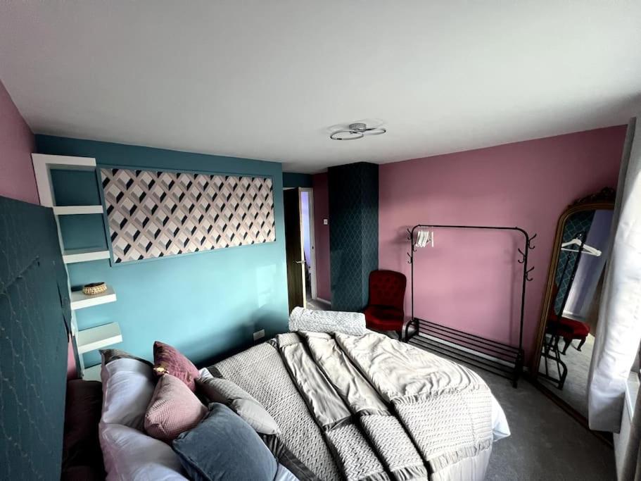 EmmaDale 'Island' Bridlington Sleeps 5-7 view 2