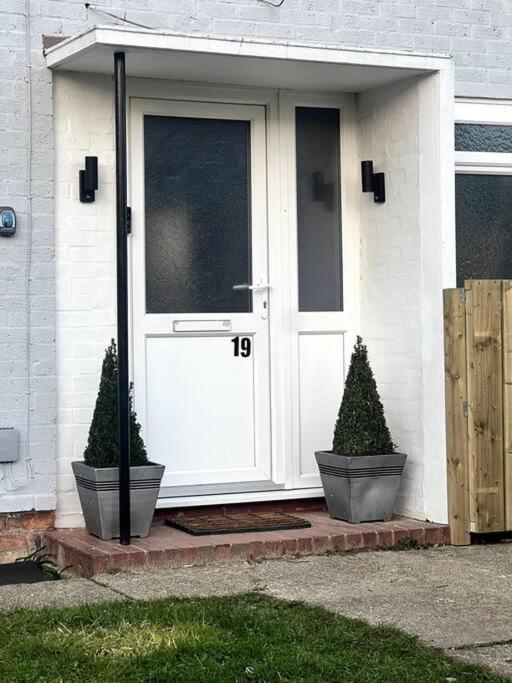 EmmaDale 'Island' Bridlington Sleeps 5-7 view 3