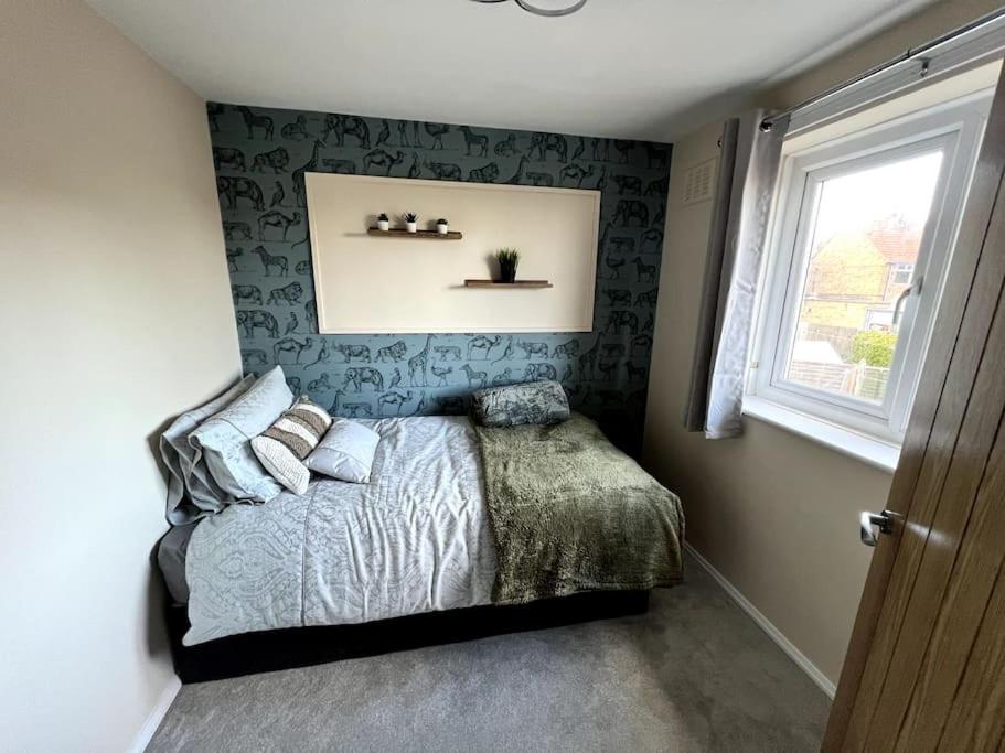 EmmaDale 'Island' Bridlington Sleeps 5-7 view 4
