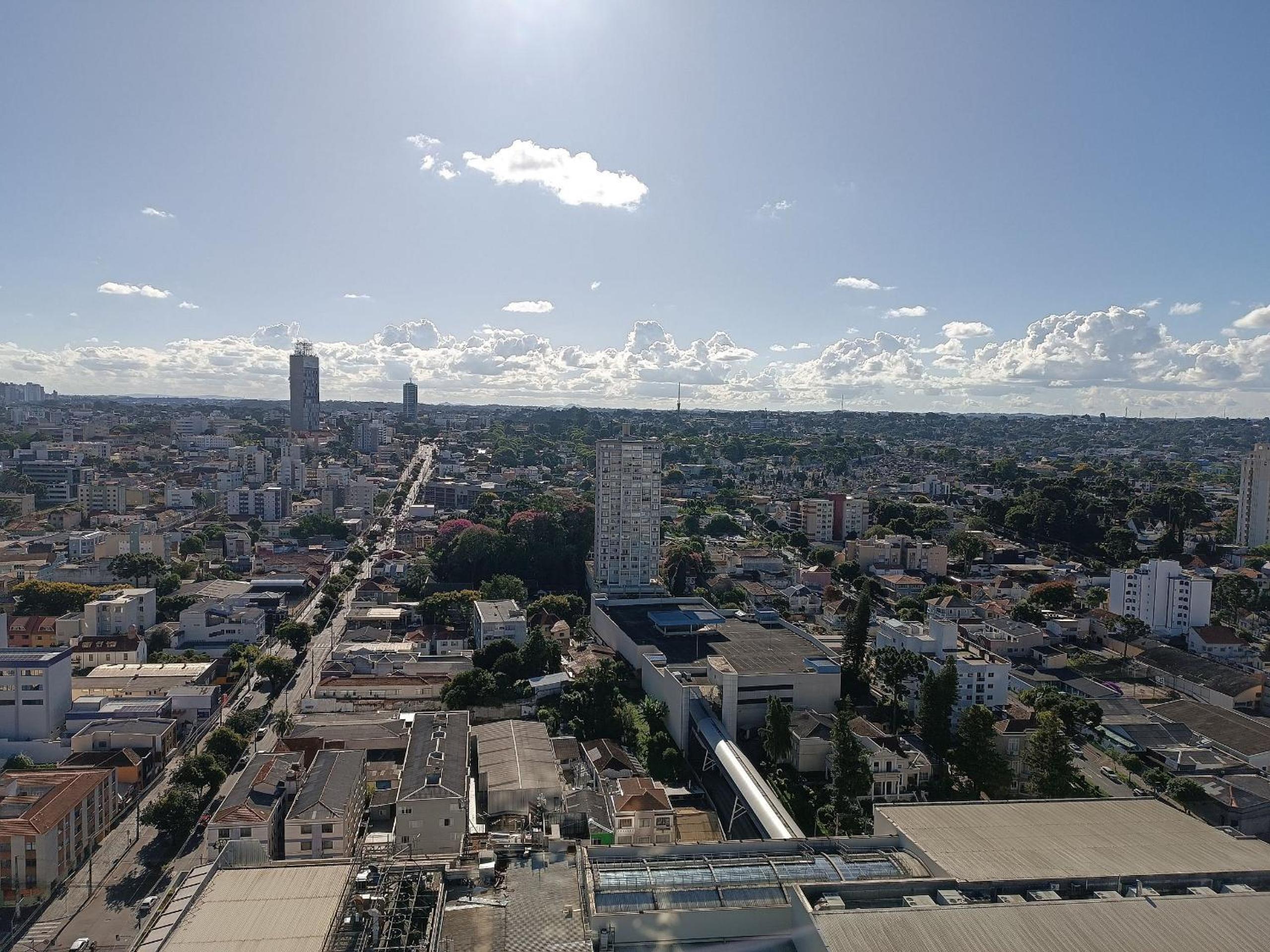 Apto Centro Civico em Frente Shopping Mueller Piscina e Academia- Somente Familiares