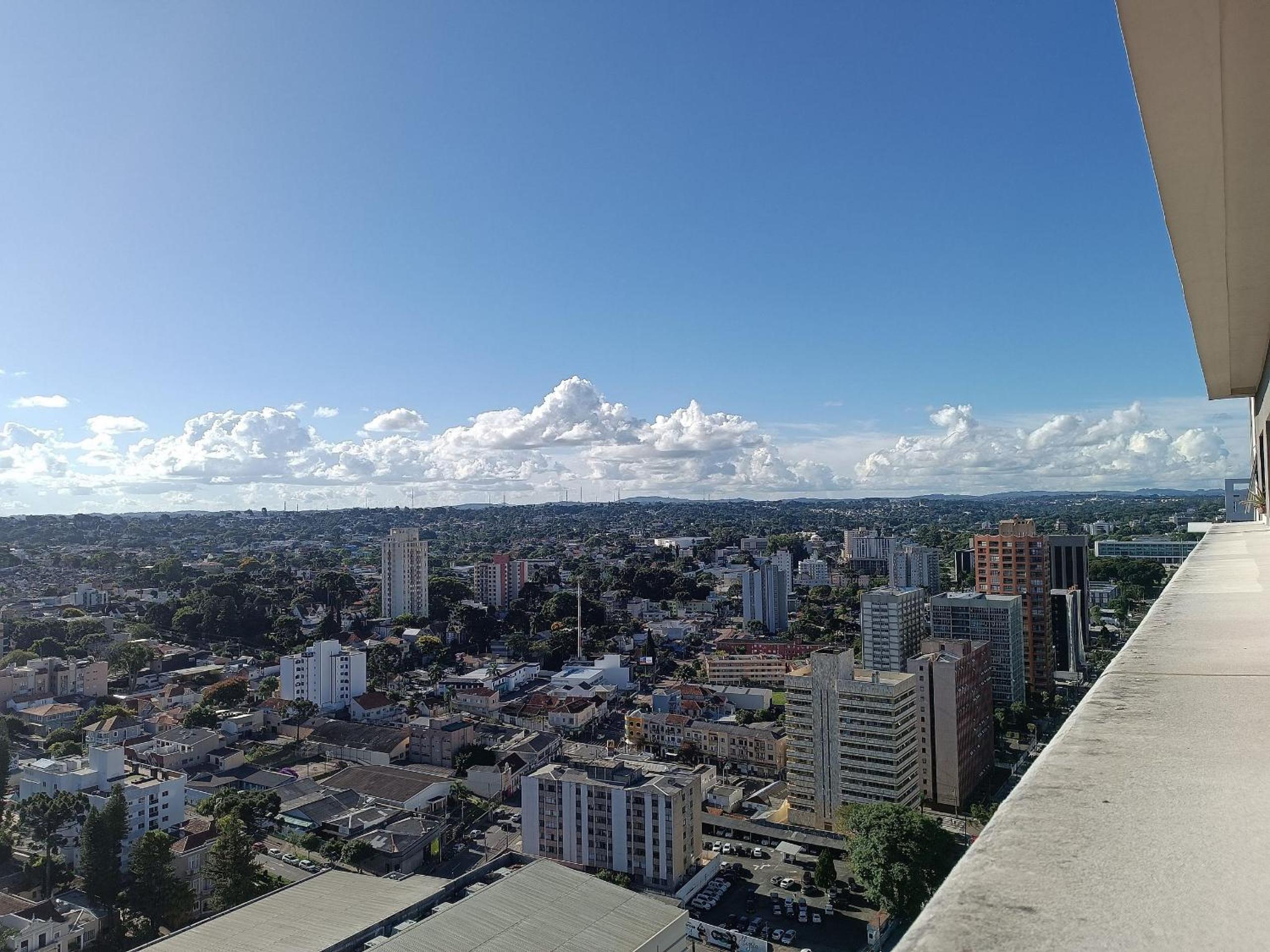 Apto Centro Civico em Frente Shopping Mueller Piscina e Academia- Somente Familiares