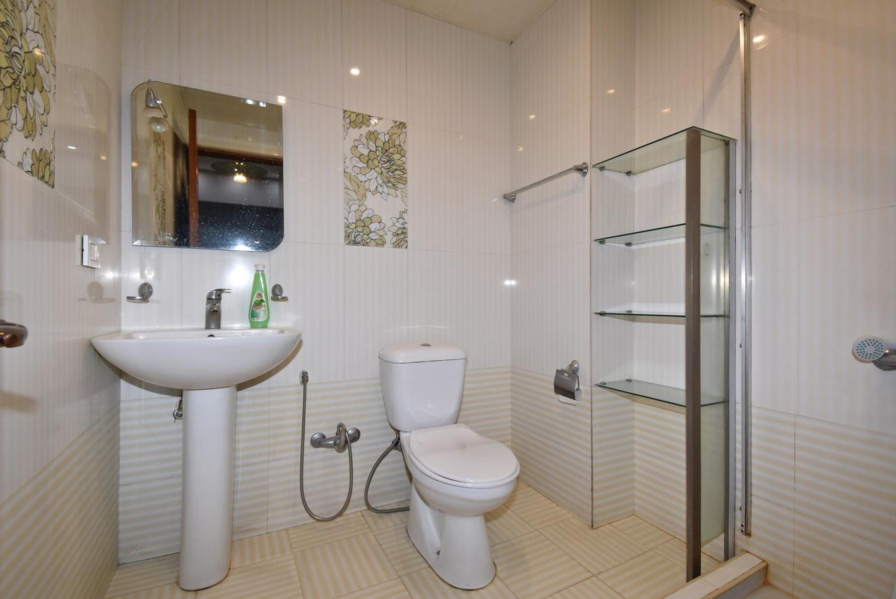 Armenak Apartment No 8, Abovyan Street