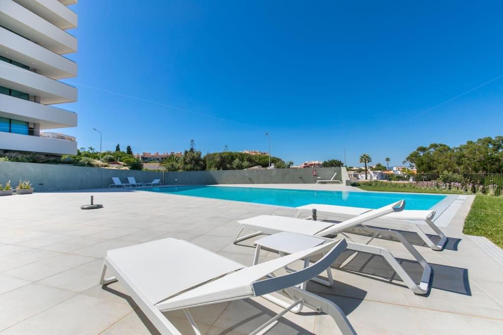 Amazing central apartment with sea-view, close to beach with pool, sauna, WiFi and private parking view 2