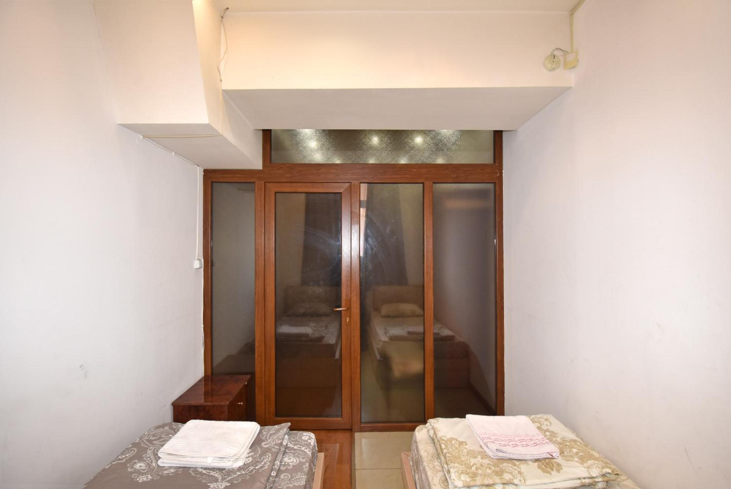 Armenak Apartment No 8, Abovyan Street