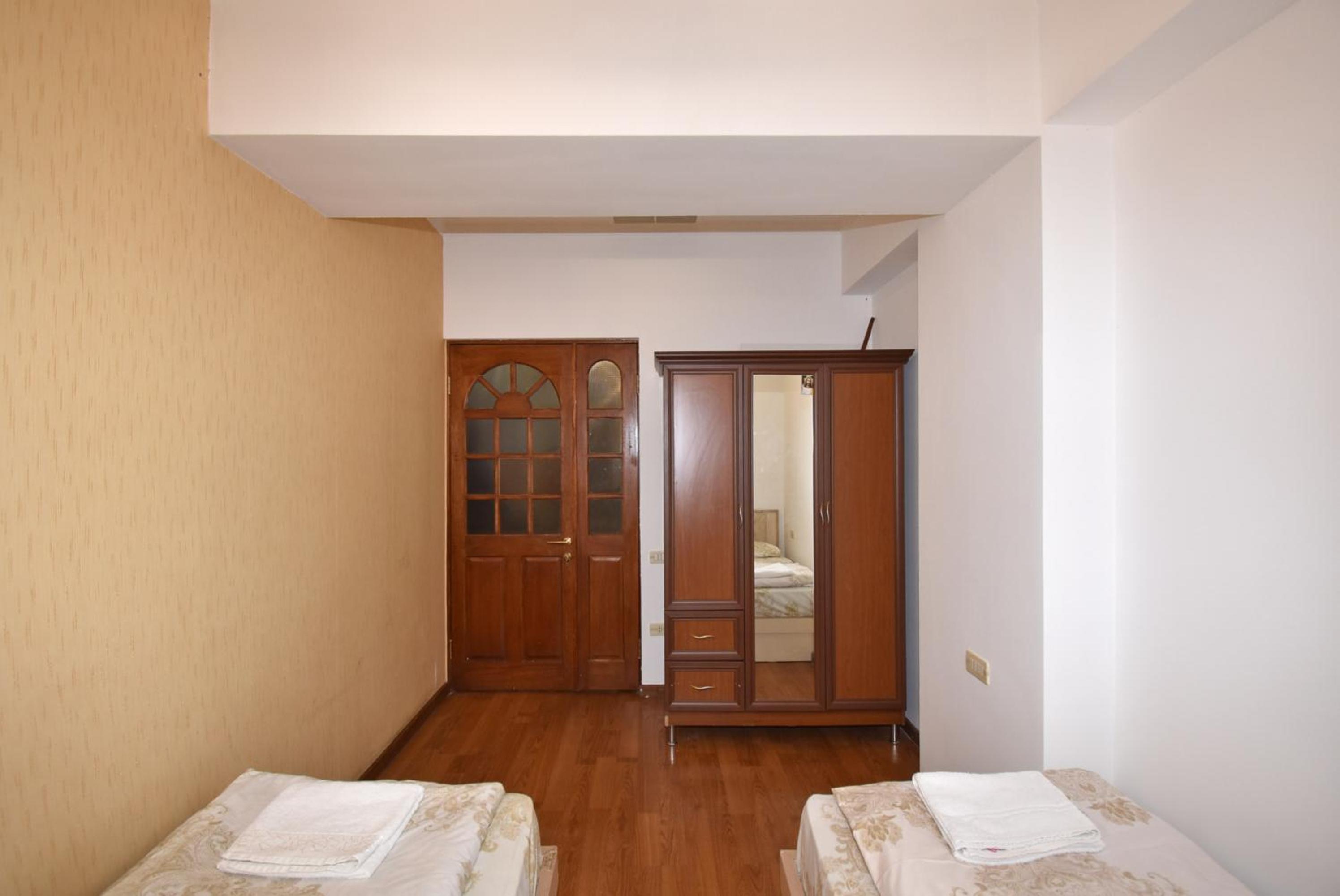 Armenak Apartment No 8, Abovyan Street