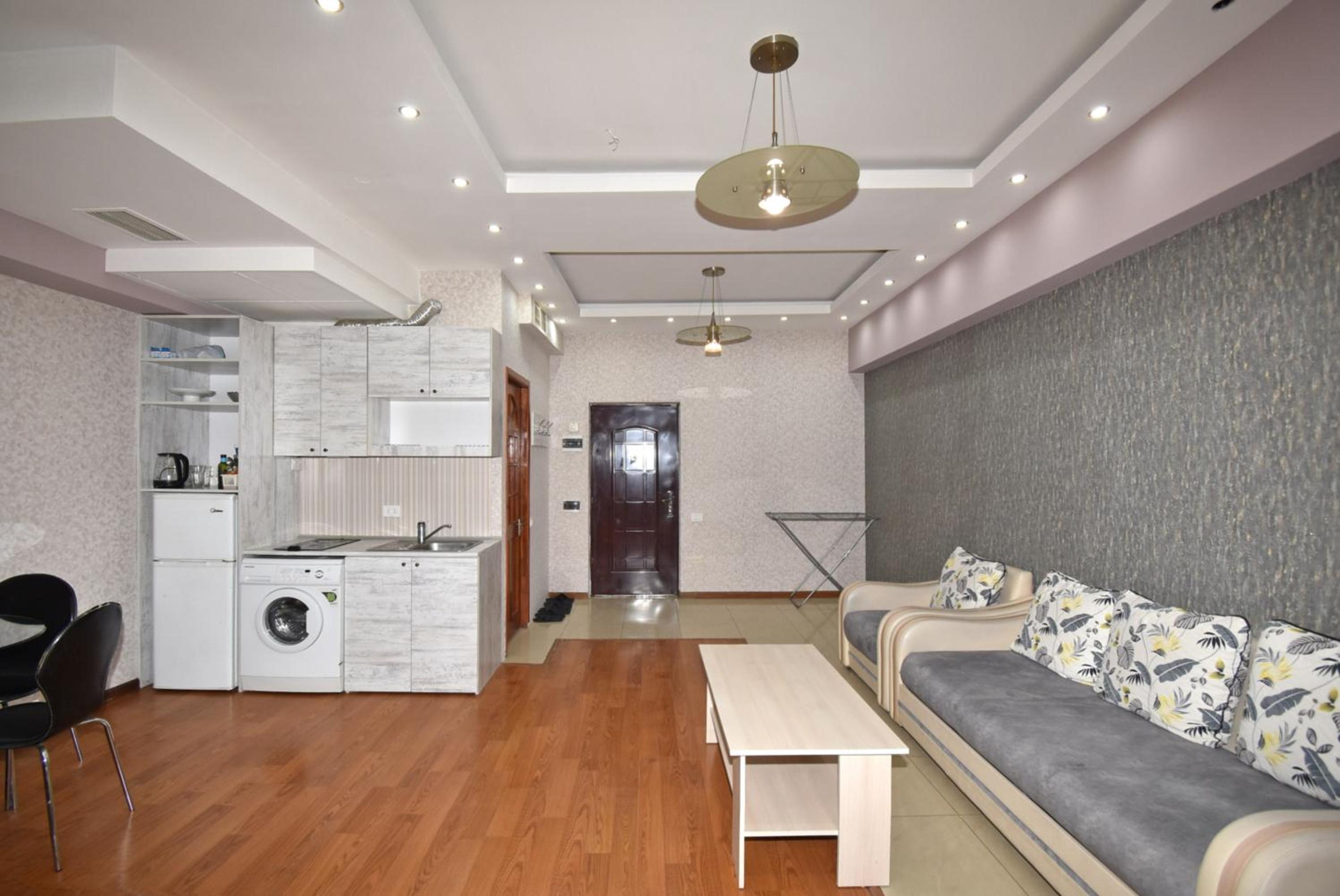 Armenak Apartment No 8, Abovyan Street