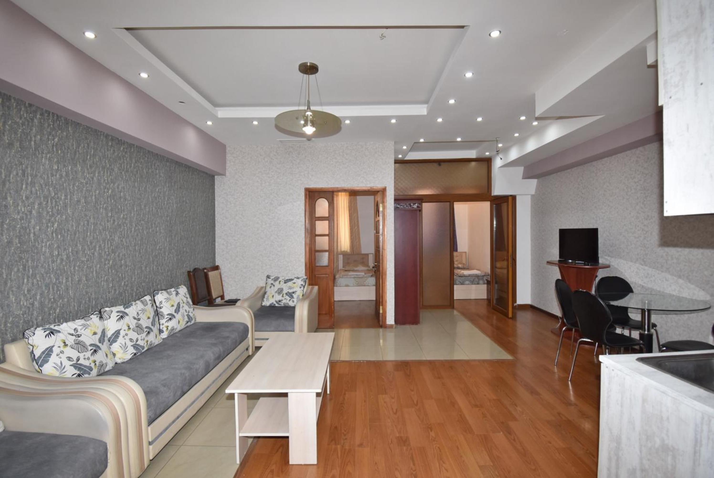 Armenak Apartment No 8, Abovyan Street