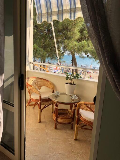 Pandora's Seaview Apartment