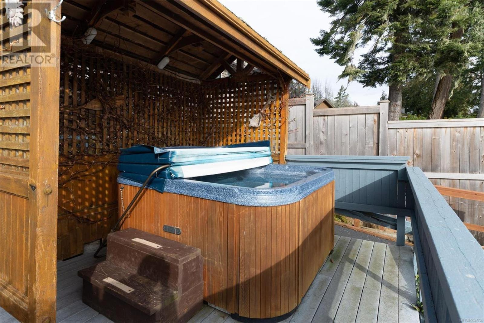 Sooke Vacations - Salty Towers Ocean Front Cottages - Property Image 59