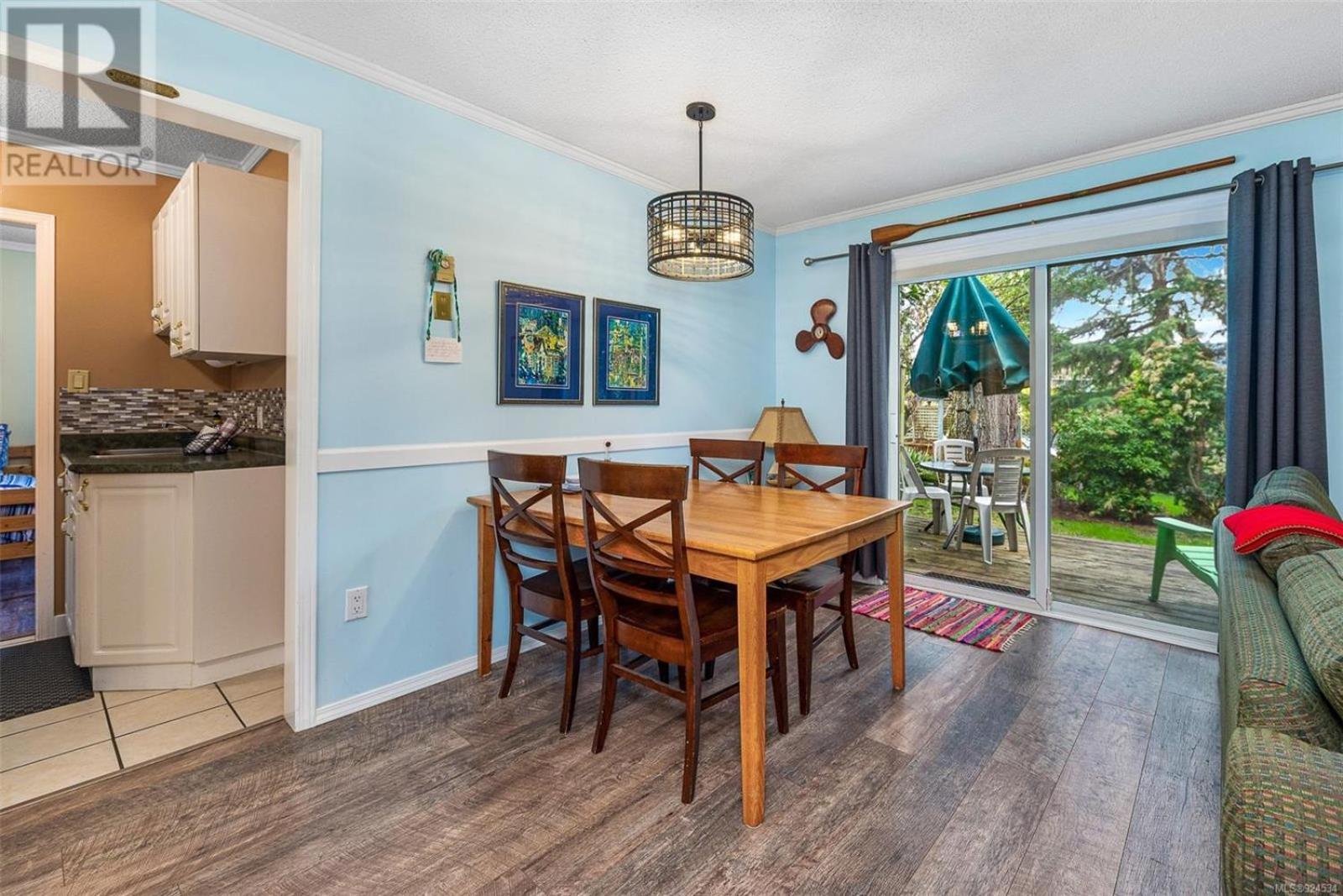 Sooke Vacations - Salty Towers Ocean Front Cottages - Property Image 7