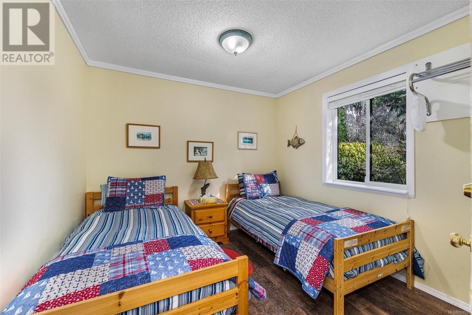 Sooke Vacations - Salty Towers Ocean Front Cottages - Property Image 35