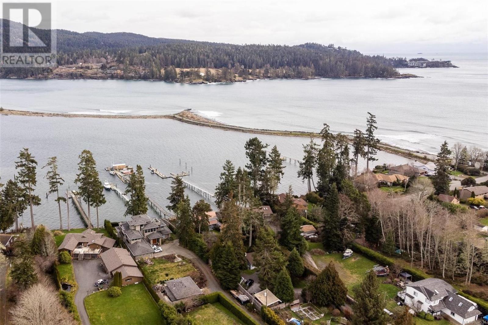 Sooke Vacations - Salty Towers Ocean Front Cottages - Property Image 34