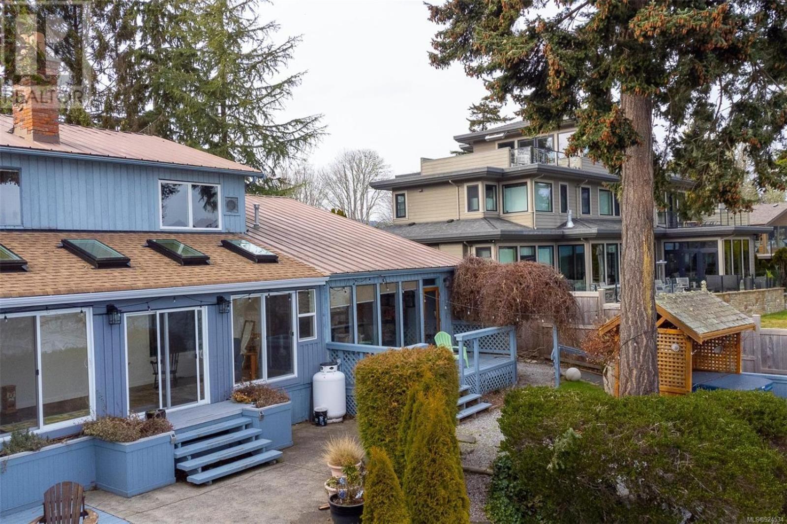 Sooke Vacations - Salty Towers Ocean Front Cottages - Property Image 31