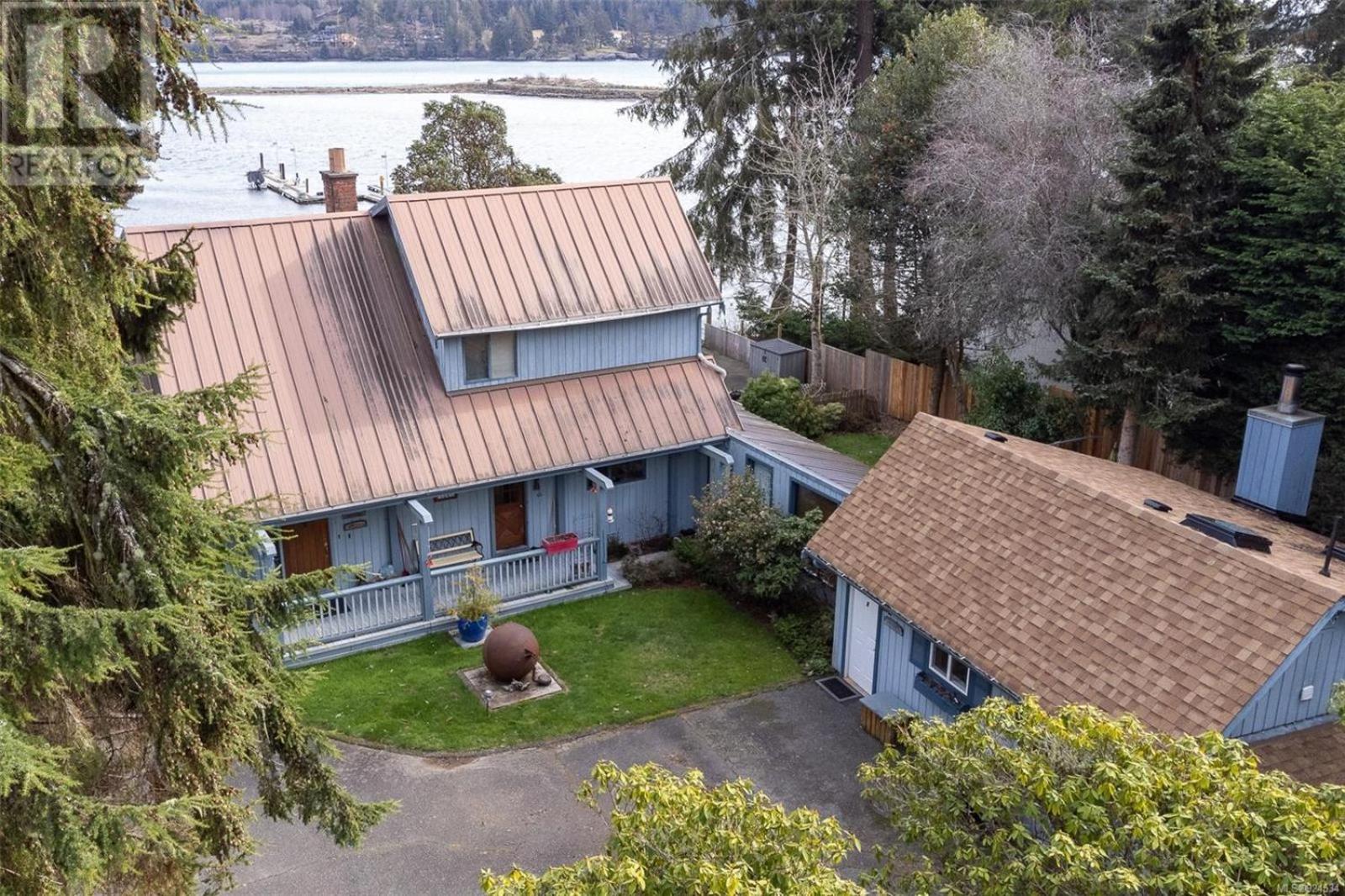 Sooke Vacations - Salty Towers Ocean Front Cottages - Property Image 25