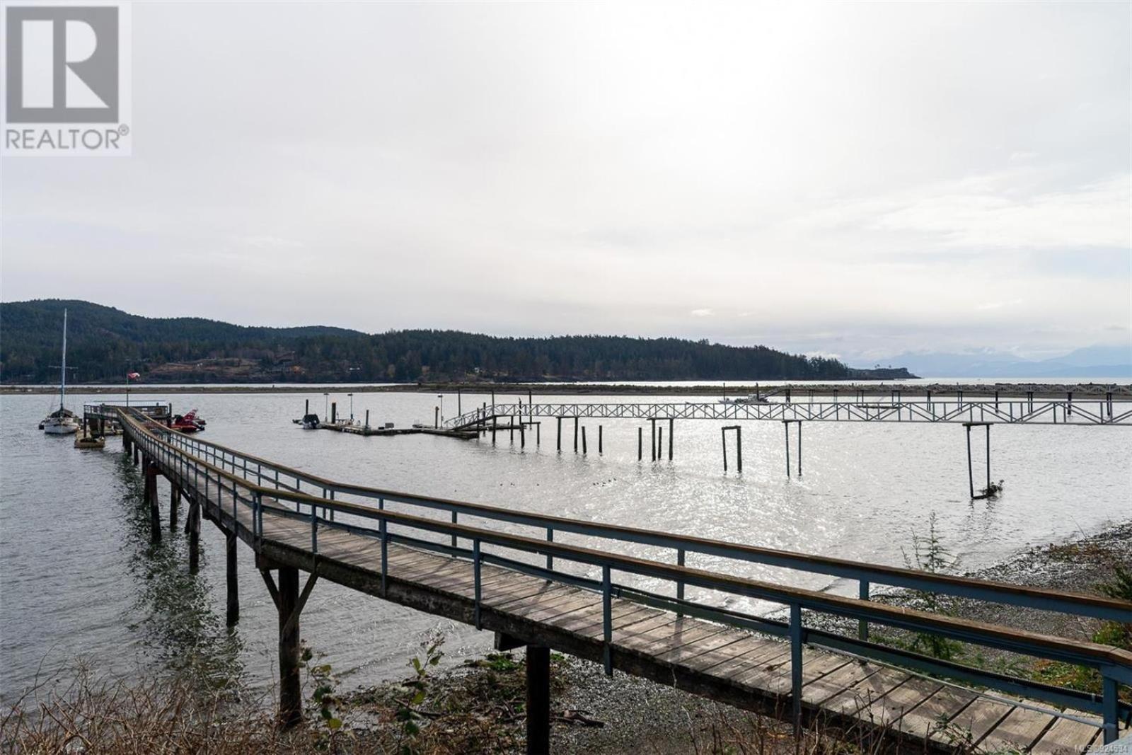 Sooke Vacations - Salty Towers Ocean Front Cottages - Property Image 21