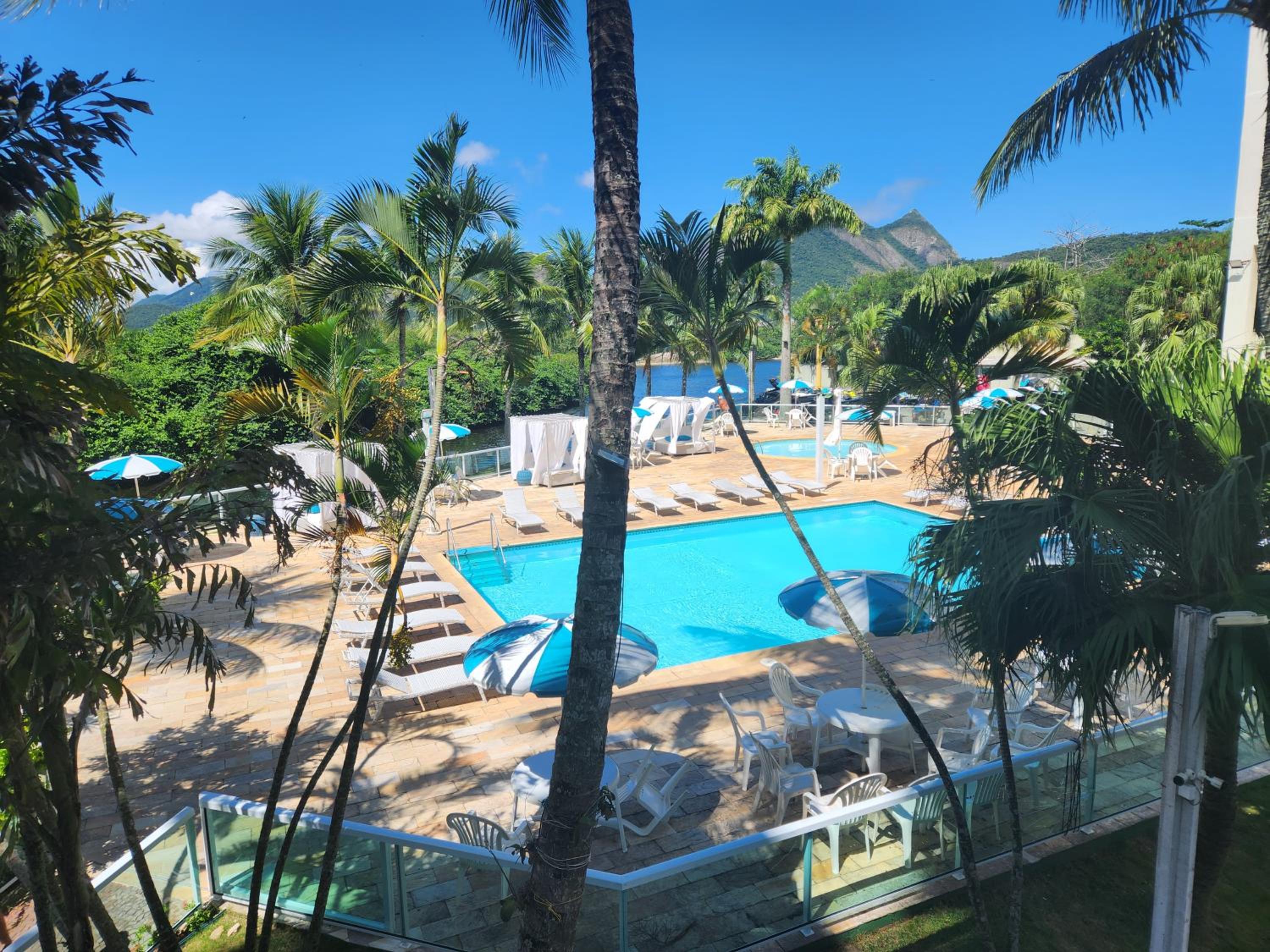 Apart Hotel Alecrim Praia de Camboinhas com Marina pe na areia