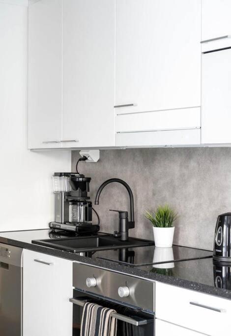 Apartment near the train station, free parking &Netflix view 4