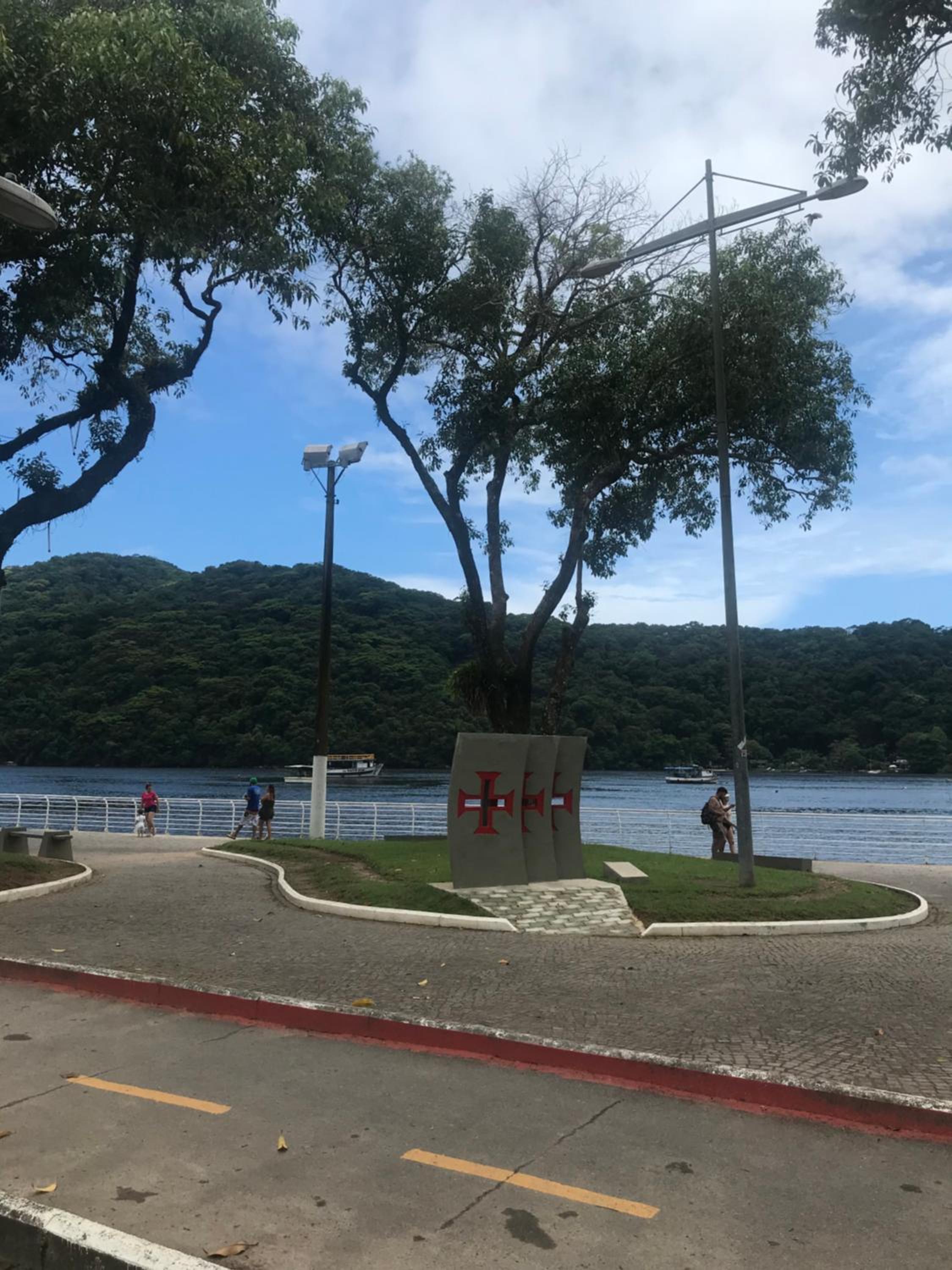 2 Quartos com Ar Condicionado e Varanda à 400m da Praia Maitinga - Estacionamento e Piscina - Wi-Fi 409 Mbps