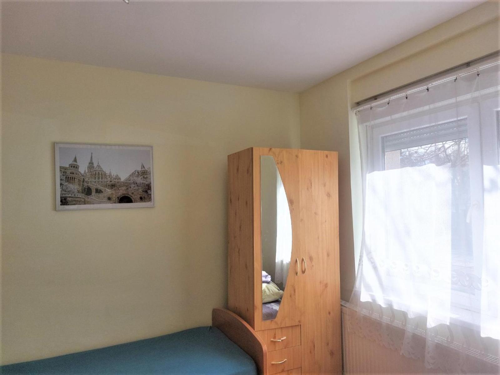 Red Locomotive Apartment view 3