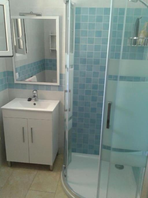relax apartamento en Son Carrio — bathroom