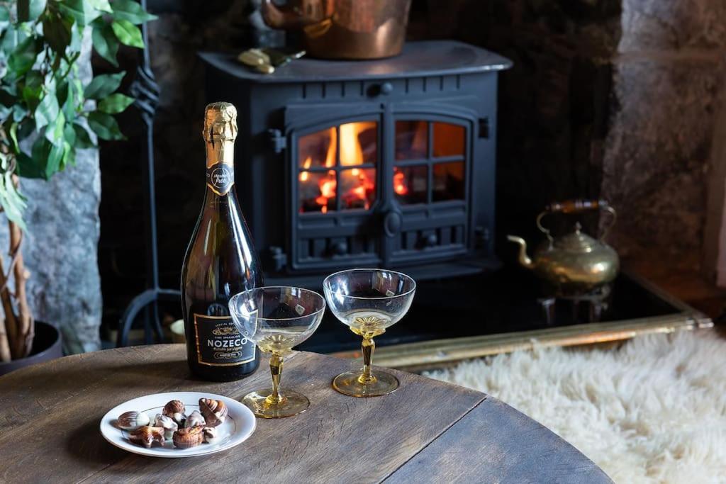 Fantastic sea views at Century's old Alma's Cottage - Sleeps up to 8 guests view 3
