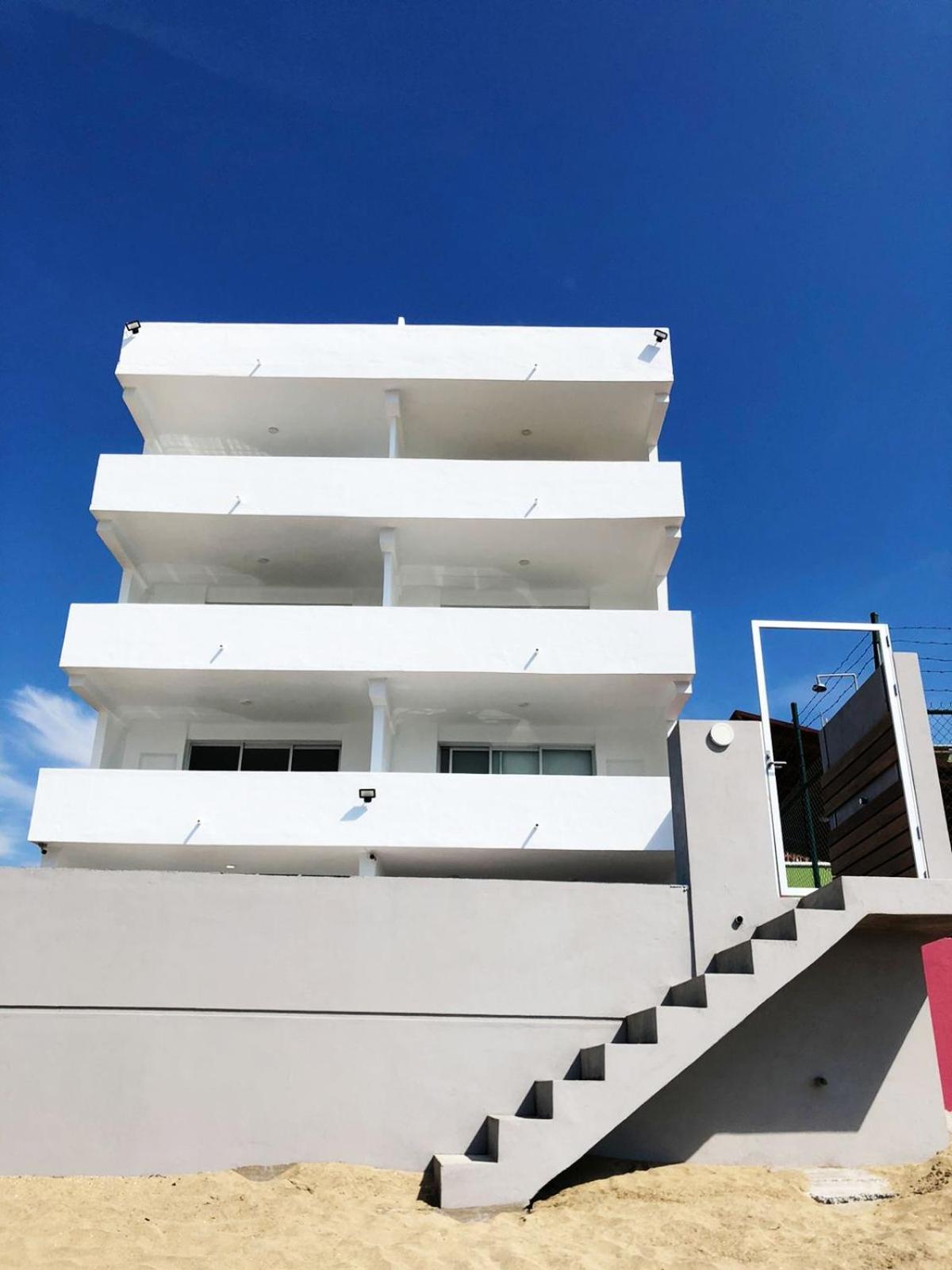 Hotel INCREIBLE DEPARTAMENTO A PIE DE PLAYA EN MANZANILLO, COMPLETAMENTE NUEVO - Image 1