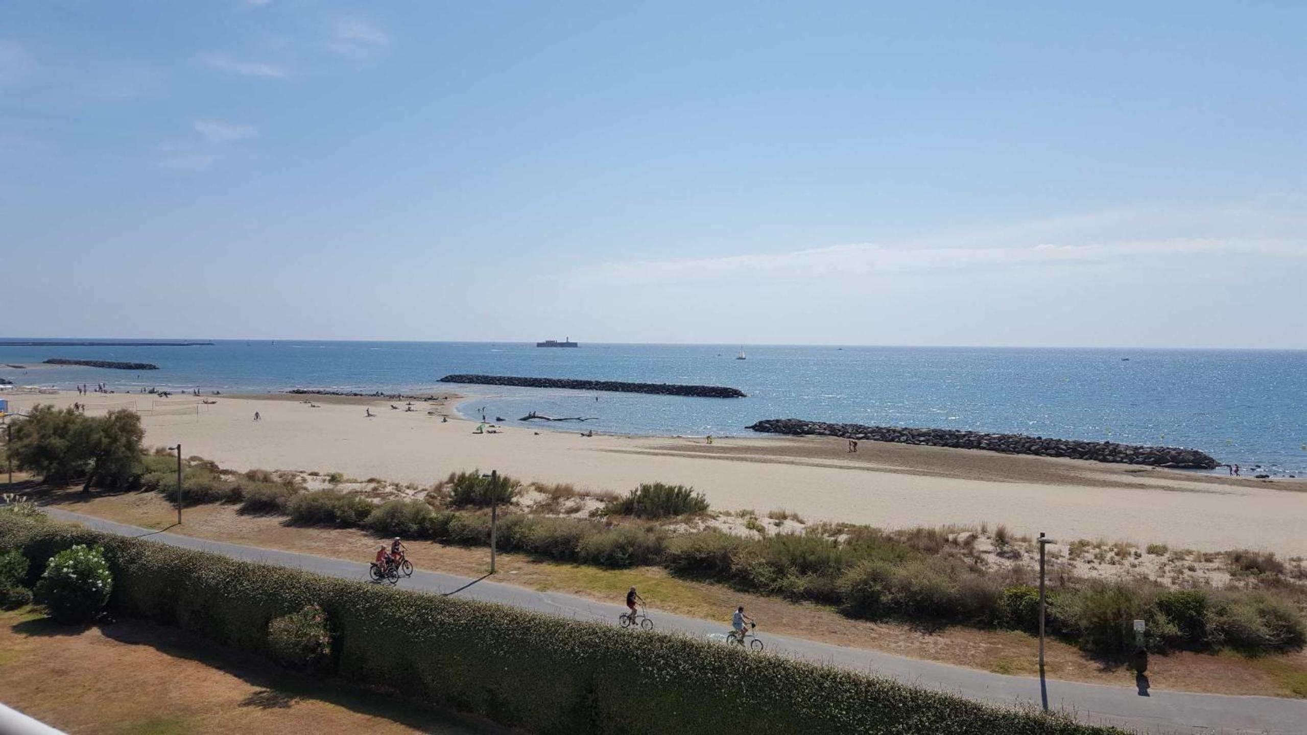 MOM' Blue Paradise Front De Mer 3 étoiles 61 m2 CAP'Diem 3 Clim - Idéal pr un Séjour de 15j ou plus ! Wifi, lit 160 - 4è Ascenseur, Parking, Piscine, Pétan
