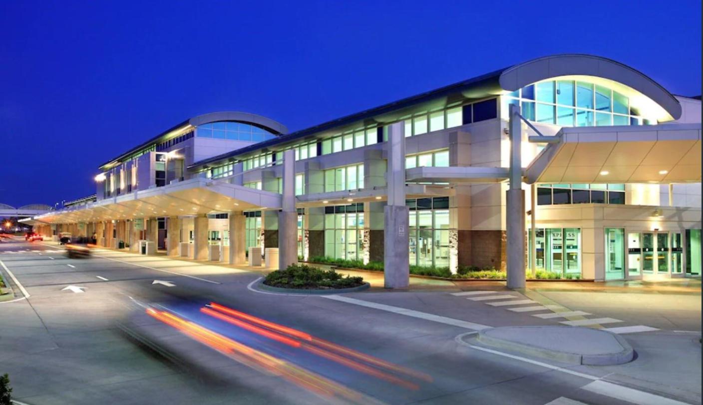 Hotel 4/2 Home Close to Beach, Centrally located! - Image 1