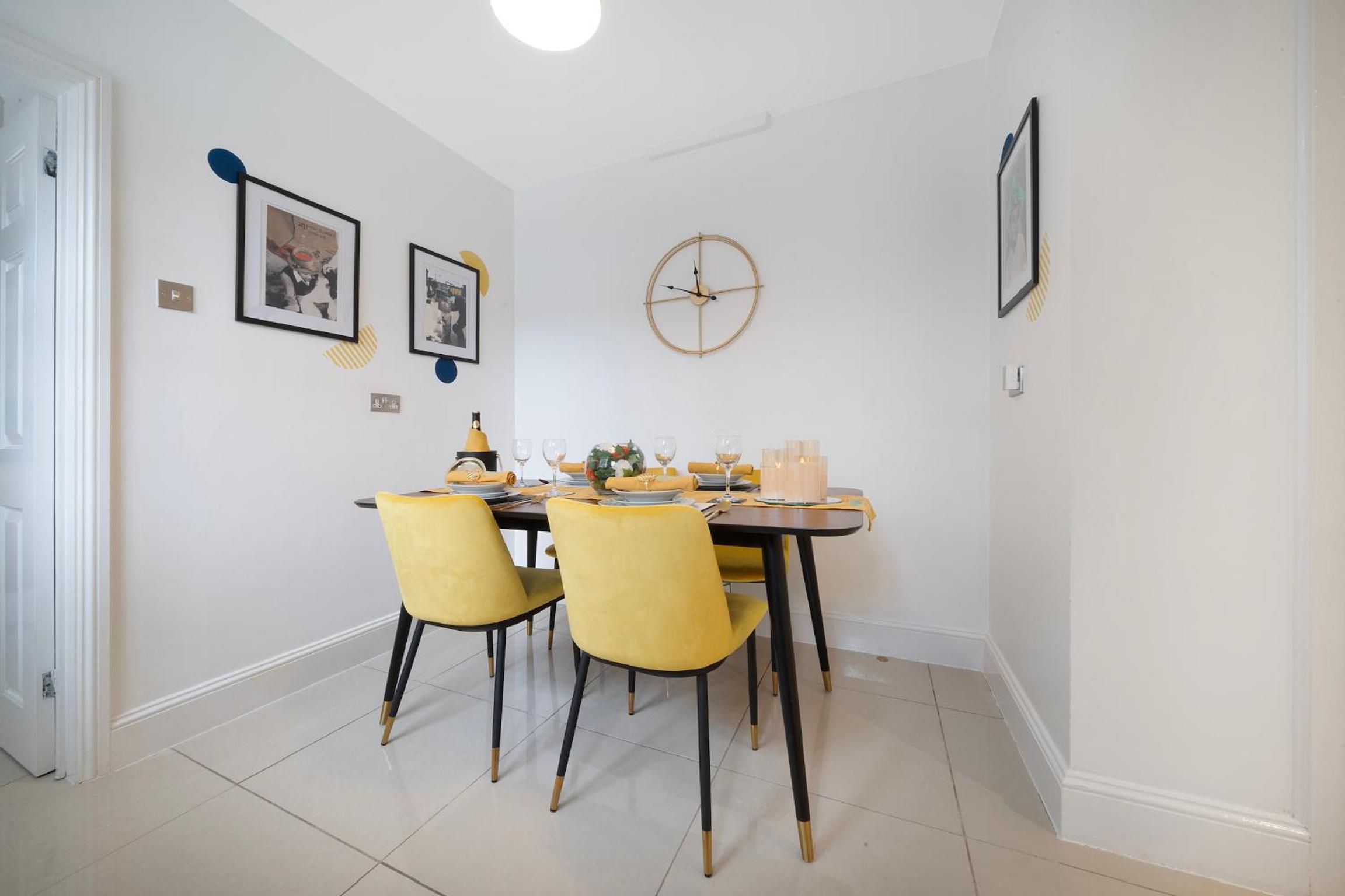1 bed house, Free on street parking, Central view 4