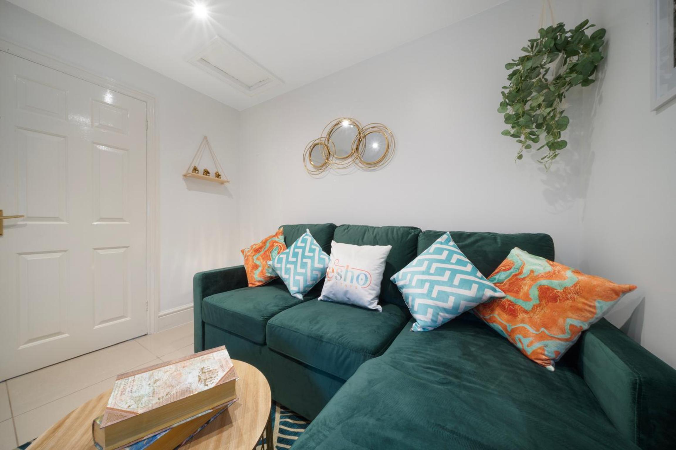 1 bed house, Free on street parking, Central view 5