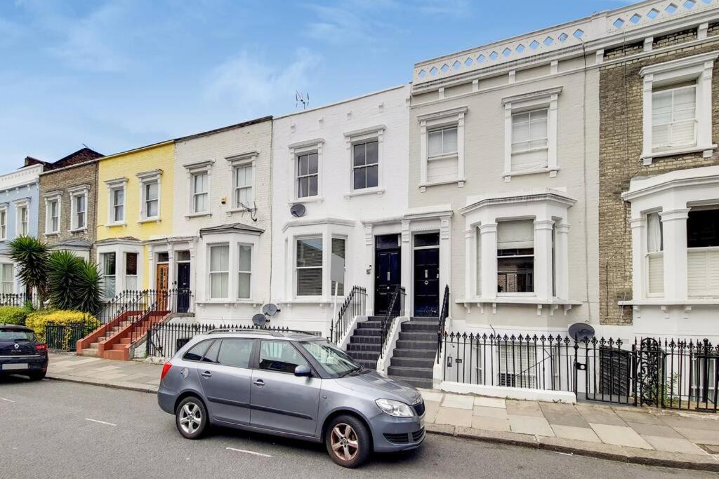 AR1 - 1 Bed Apartment in Heart of Fulham Broadway - by Short Stories London