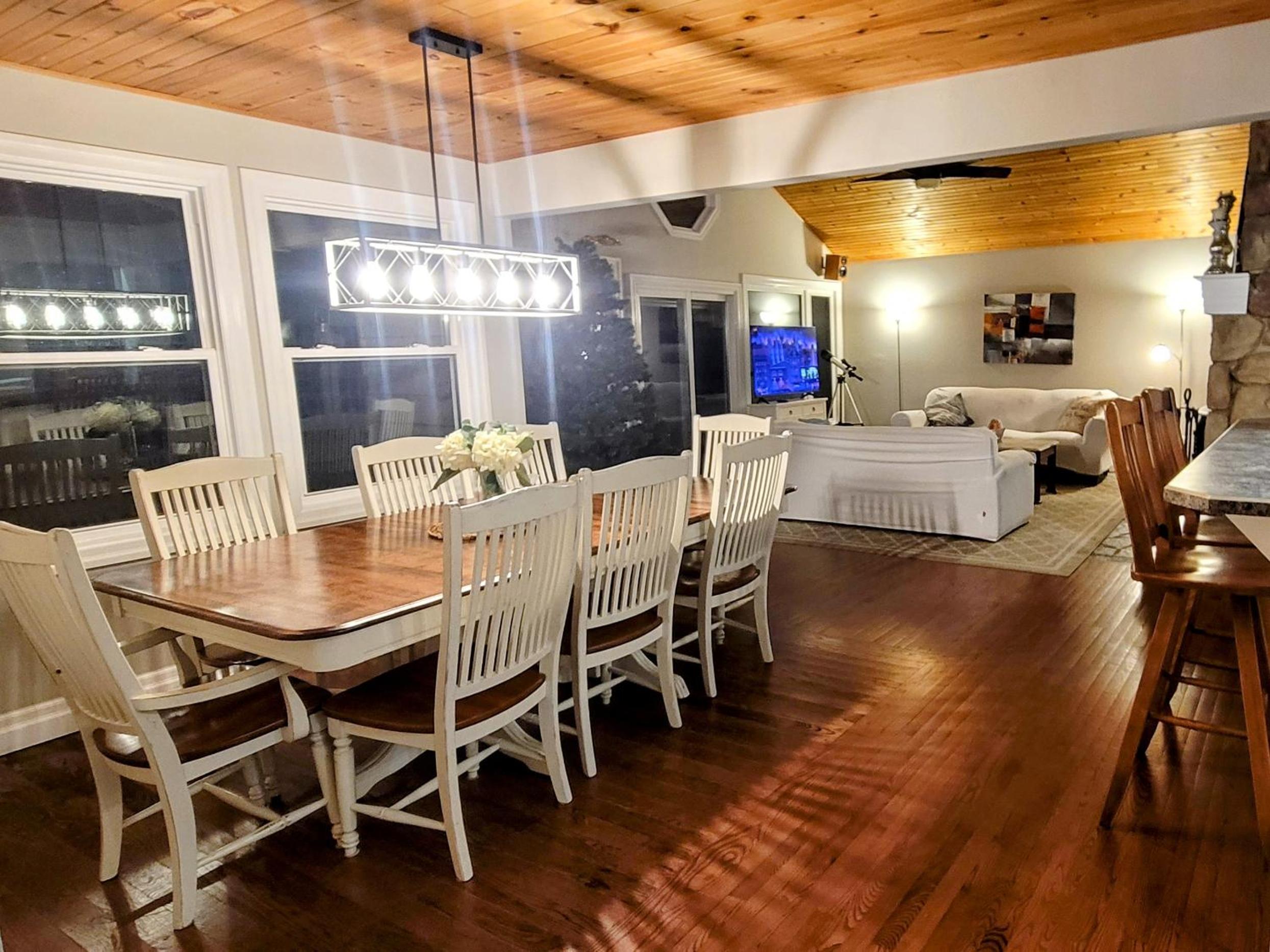 Cozy Escape, Kawarthas Cottage With Sauna