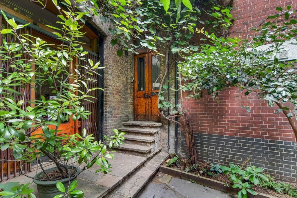 VY6 - Stylish Loft-Style 1-Bed Near Borough Market - by Short Stories London