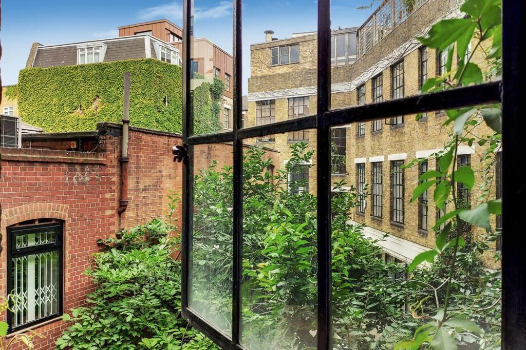 VY6 - Stylish Loft-Style 1-Bed Near Borough Market - by Short Stories London