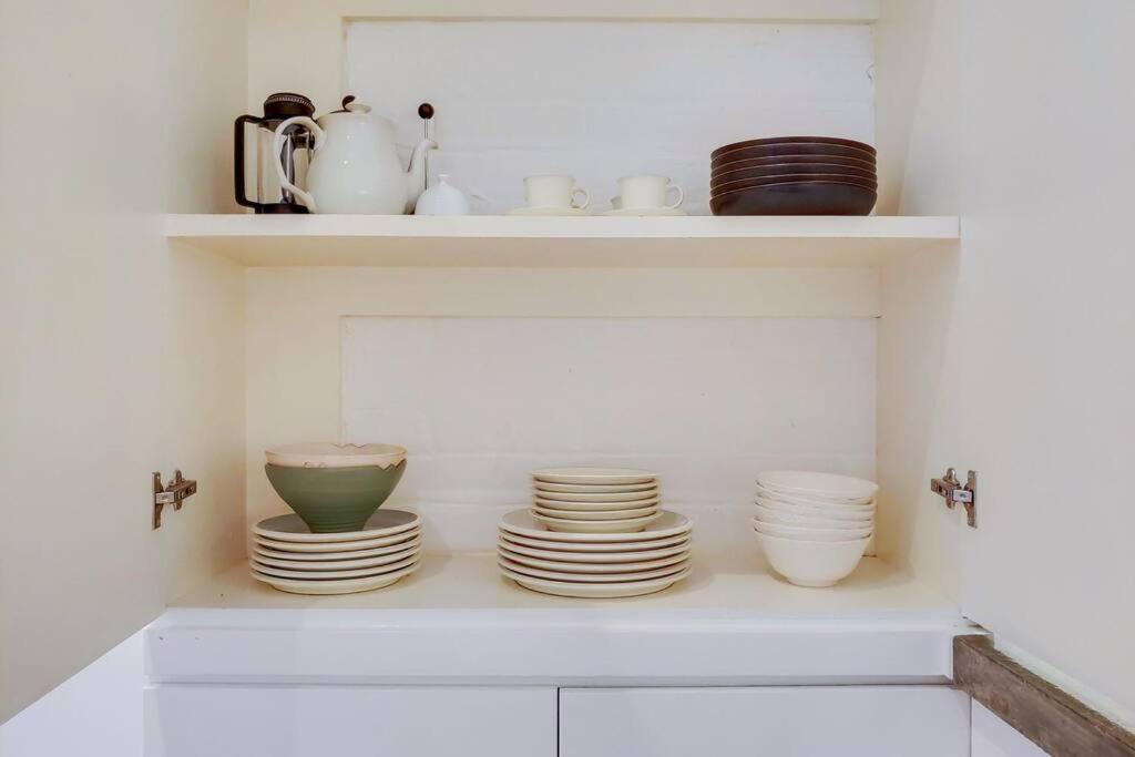 VY6 - Stylish Loft-Style 1-Bed Near Borough Market - by Short Stories London