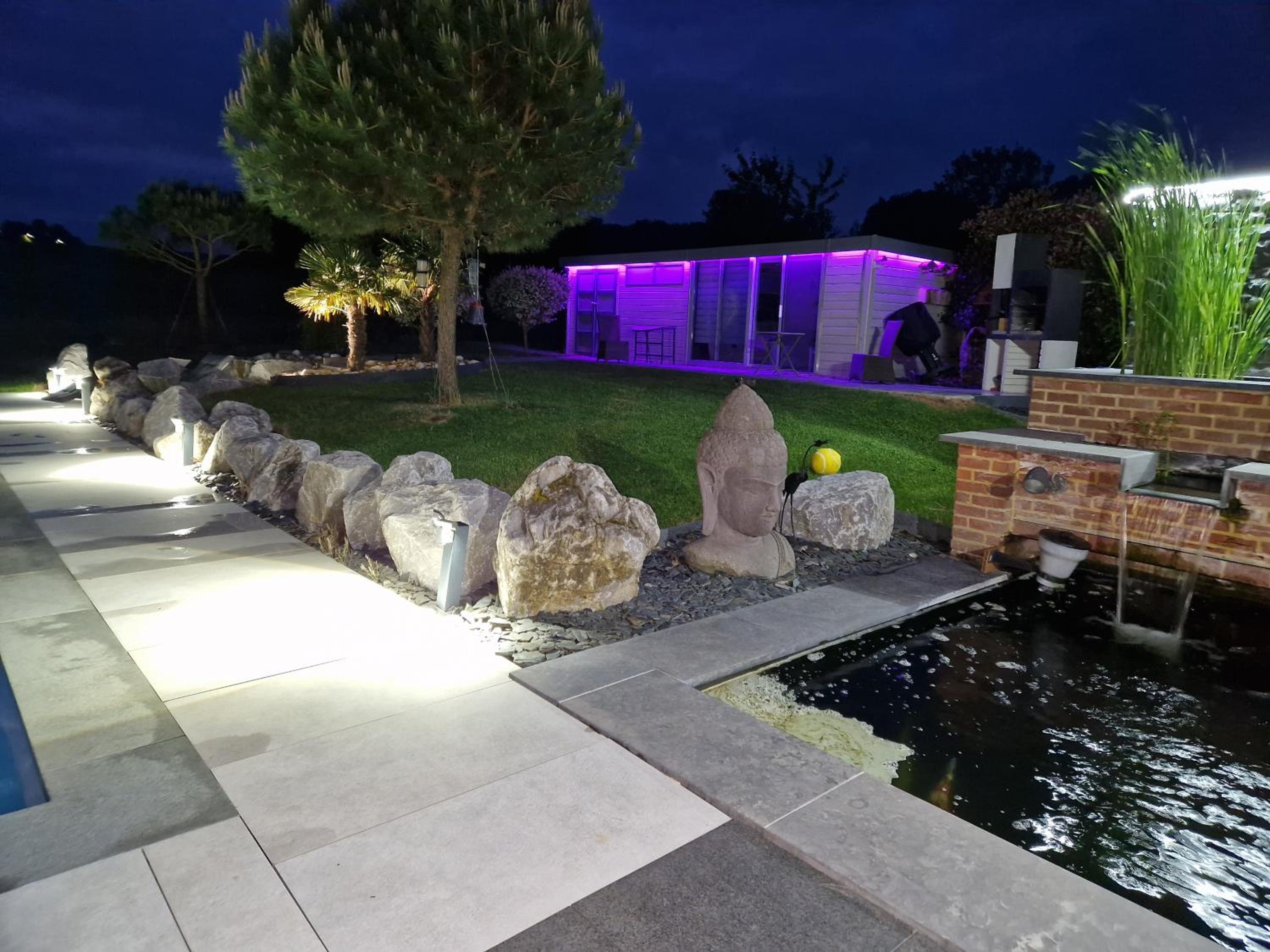 LA VILLA DE SENY , villa de charme avec jardin ,Piscine nature, jacuzzi , petanque, fitness, billard,ping pong,
