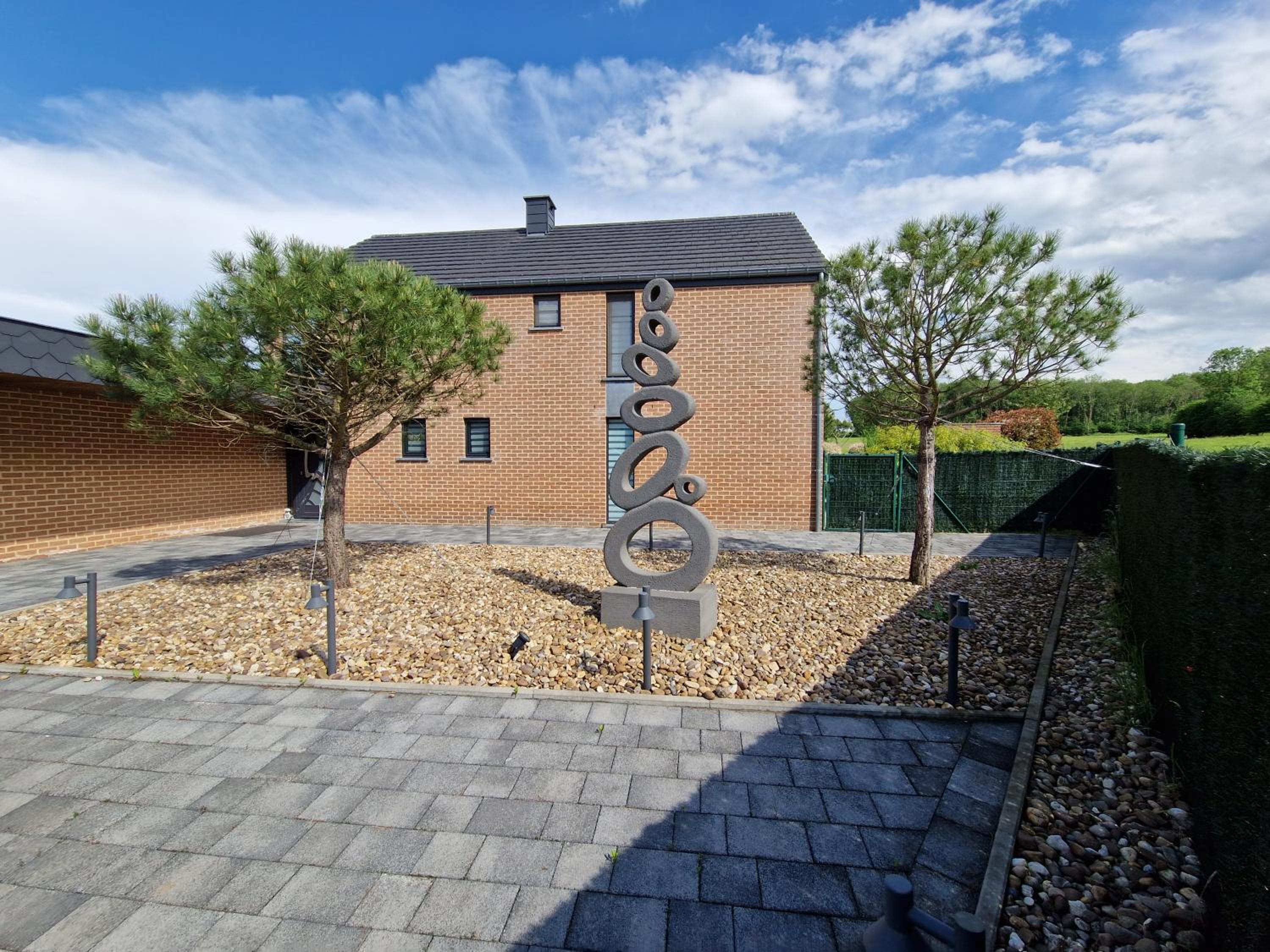 LA VILLA DE SENY , villa de charme avec jardin ,Piscine nature, jacuzzi , petanque, fitness, billard,ping pong,