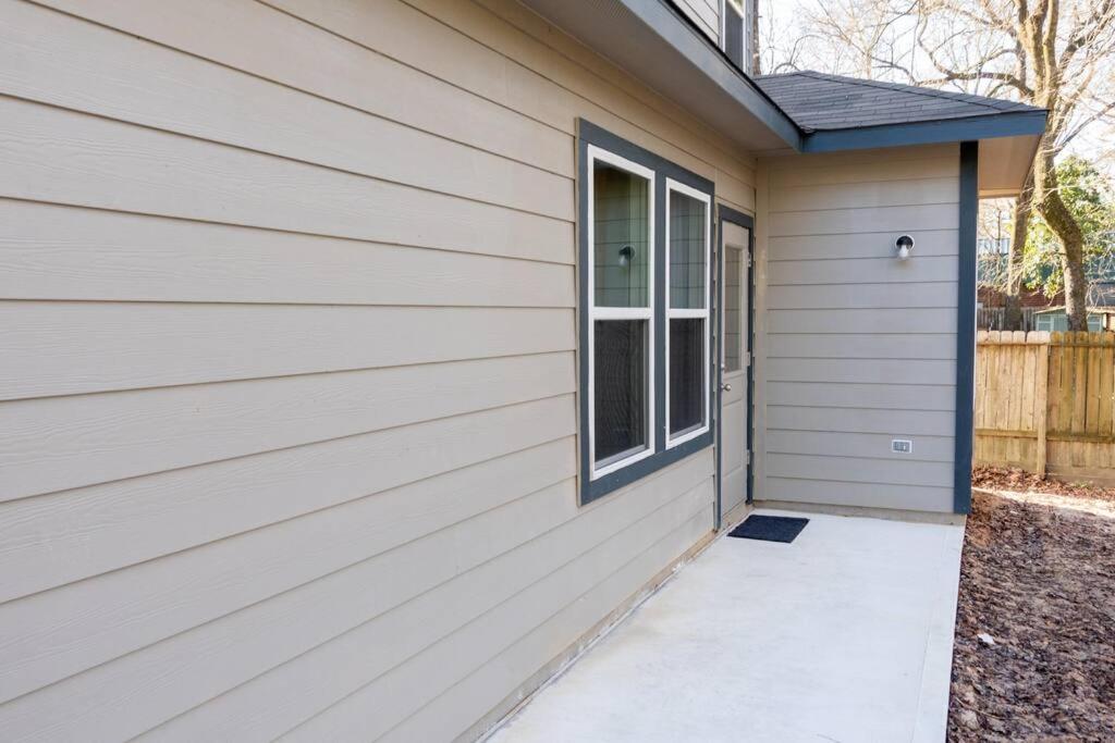 Minutes From Lake Conroe and Community Lakes view 2