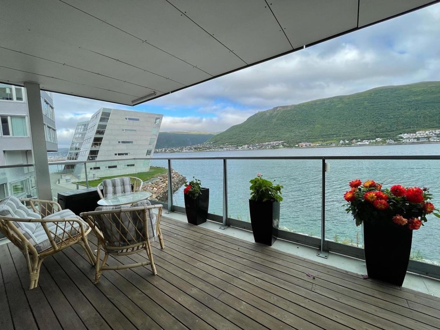 Sea View City Apartment view 2