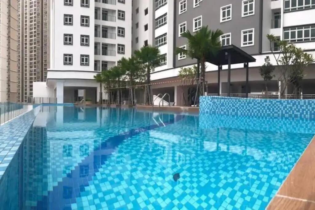 Titiwangsa 6PX near monorail PWTC Infinity pool