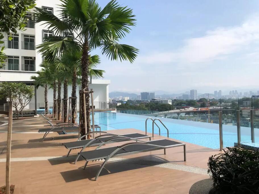Titiwangsa 6PX near monorail PWTC Infinity pool