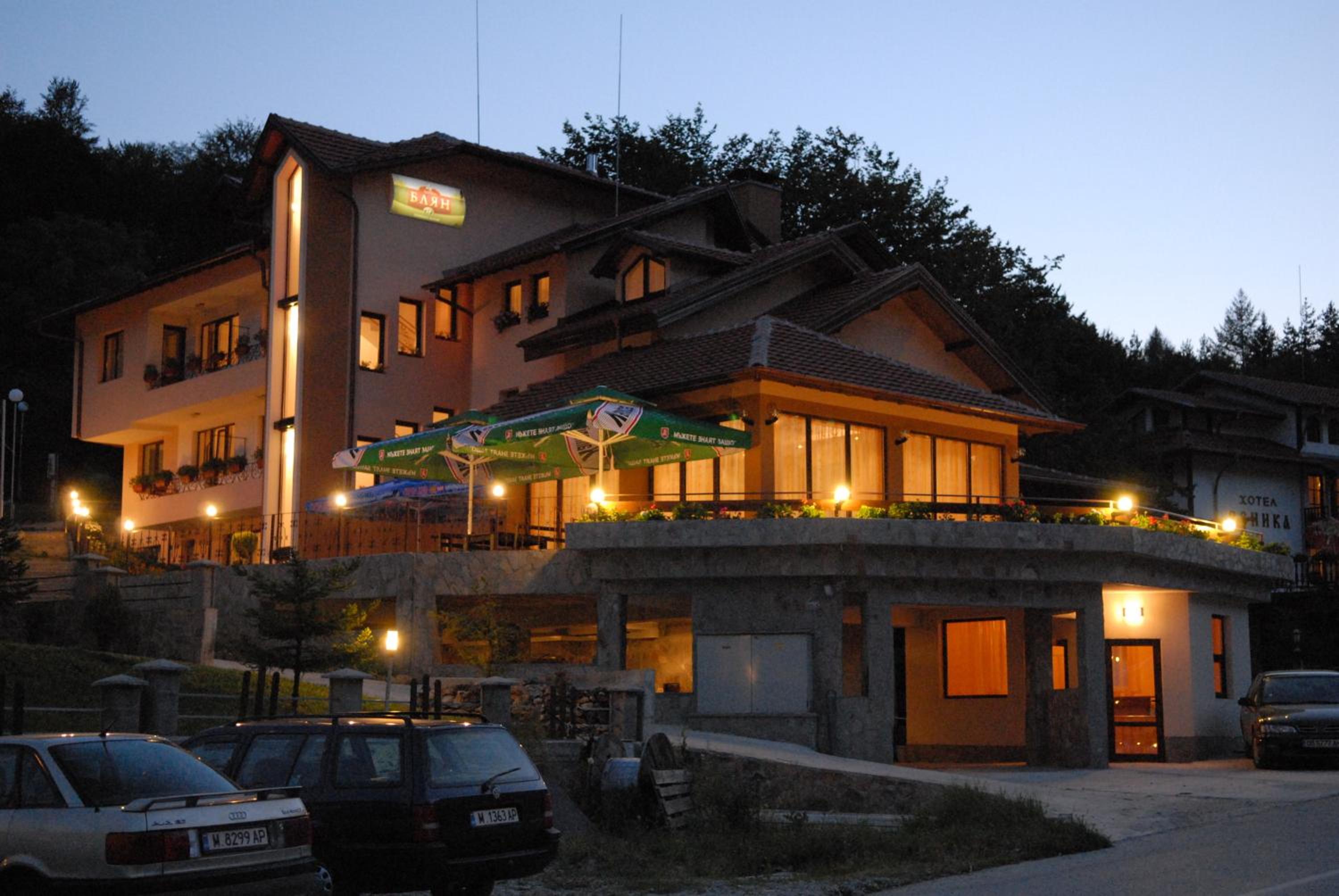 Hotel Blyan Family Hotel - Image 1