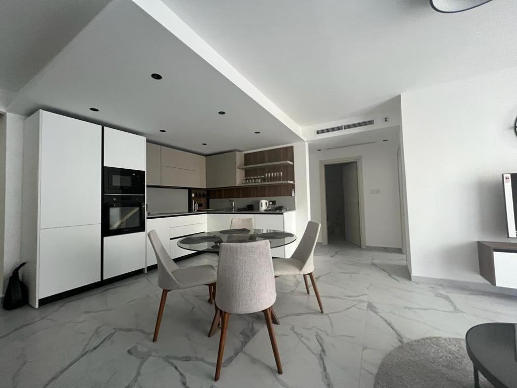 Skylark 2 Apartment with Terrace