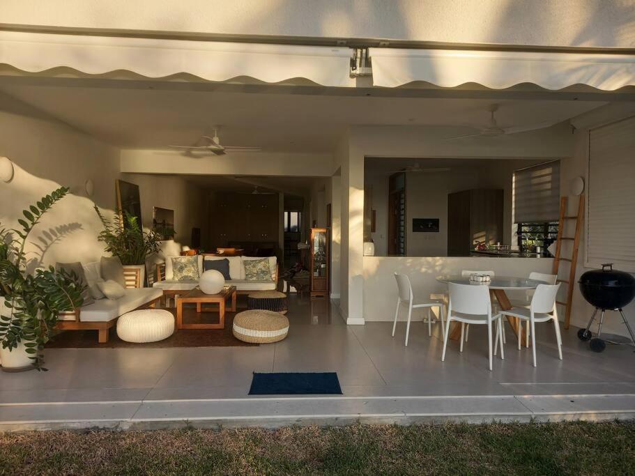 Beachfront Apartment photo 4