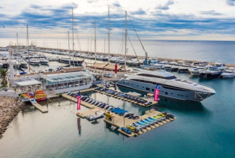 apartamento en lujoso puerto deportivo