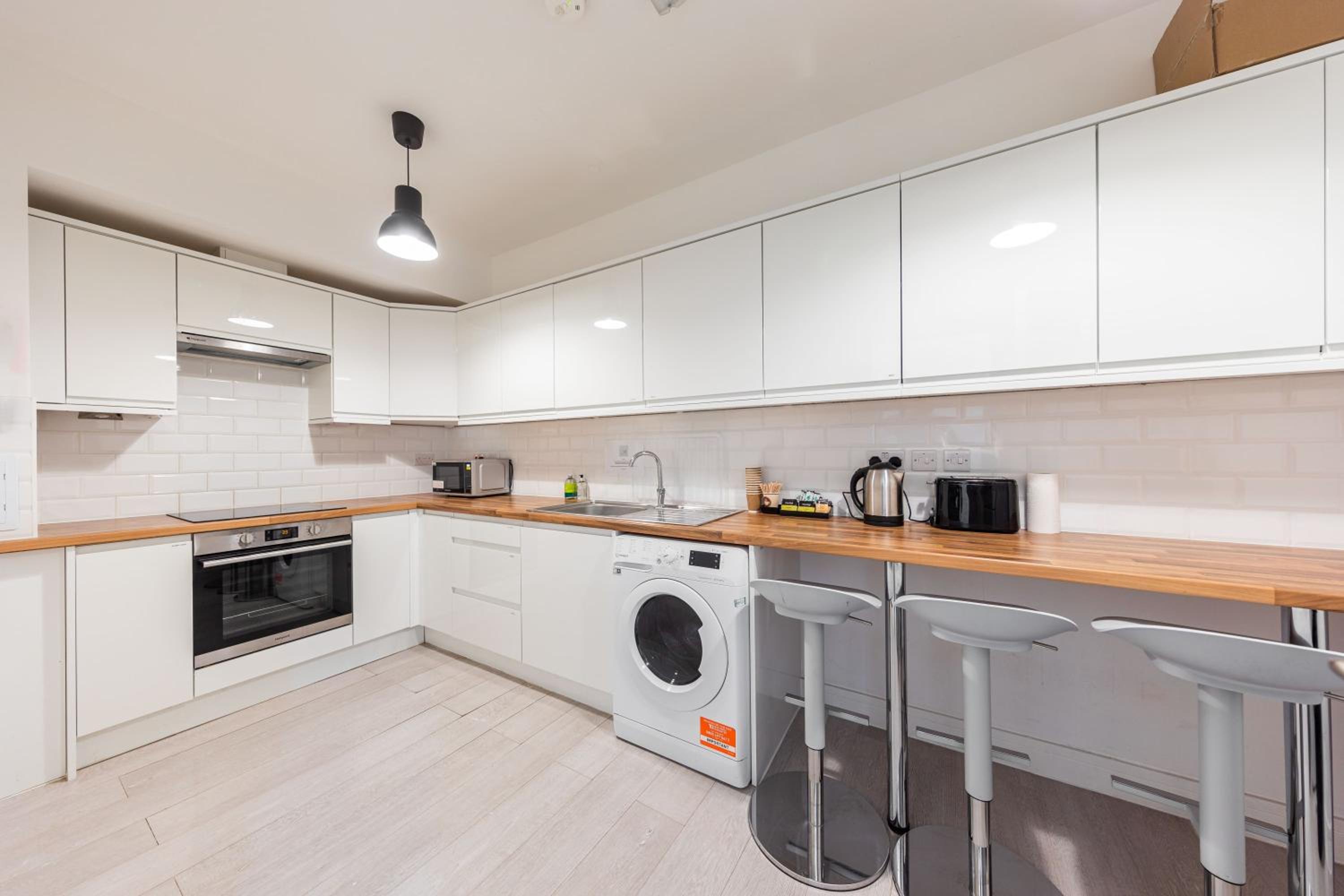 Double Ensuite Sleeps 2 Long Term Welcome With Garden View